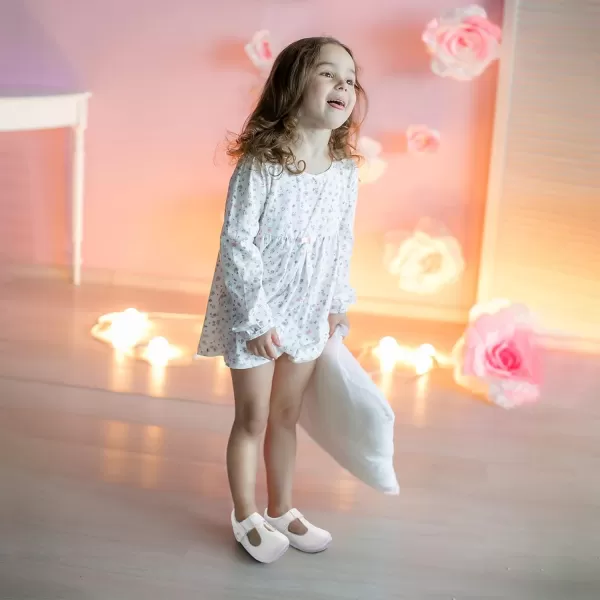 LRUN Toddler Girls Dress Shoes Lightweight Mary Jane Shoes for Girls AntiSlip School Shoes for Toddler GirlsWhite