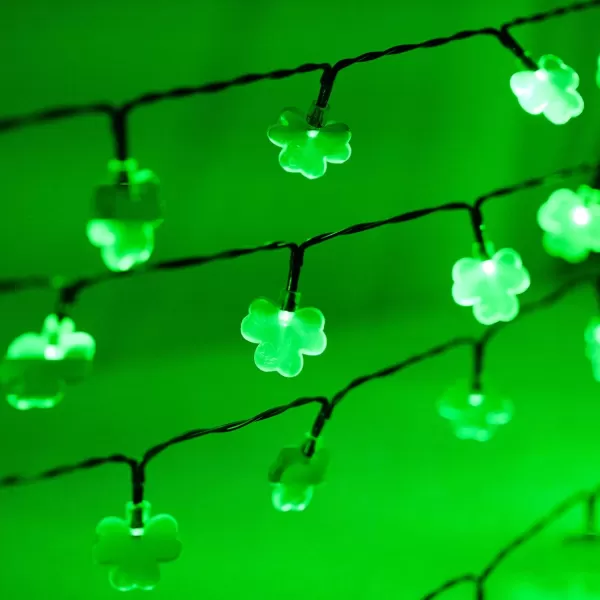 Dazzle Bright 2 Pack 50 LED St Patricks Day Shamrock String Light Battery Operated Clover String Lights with 8 Lighting Modes ThreeLeaf Lucky Clover Green Lights for Party Home Decor