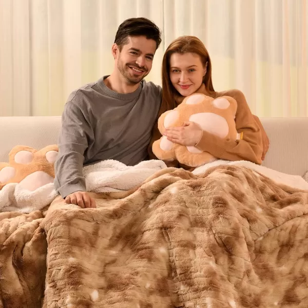 Bearhug Electric Throw Blanket 50quot x 60quot Reversible Velvet ampamp Sherpa Heated Throw 6 Heating Levels ampamp 4H Auto Off OverHeat Protect ETL Certification Machine WashableChampagnefaux Fur  Sherpa