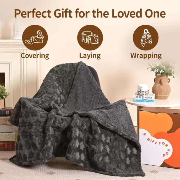 Bearhug Heated Throw Blanket 50quot60quot Electric Throw Grey Flower Patterns Faux Fur ampamp Warm Sherpa 4h AutoOff Timer ampamp 6 Heating LevelsETL Certified Machine Washable Gift BoxGrey Cloud