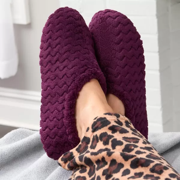 imageFruit of the Loom Womens Chevron Closed Back Slipper  Comfortable Memory Foam Sole IndoorOutdoor Machine WashableGrape