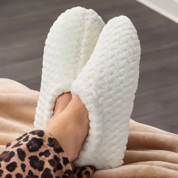 imageFruit of the Loom Womens Chevron Closed Back Slipper  Comfortable Memory Foam Sole IndoorOutdoor Machine WashableIvory