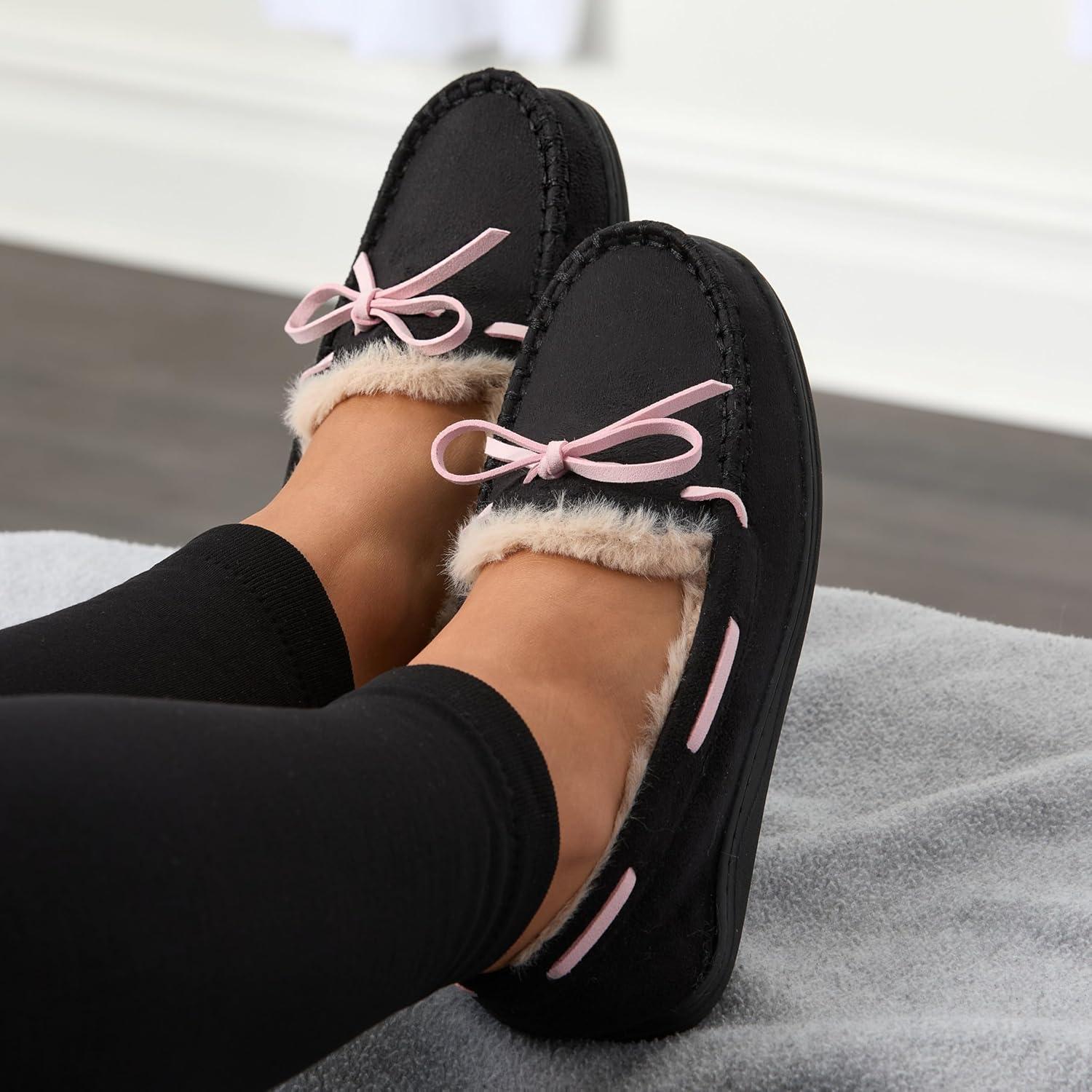 imageFruit of the Loom Womens Moccasin IndoorOutdoor Memory Foam Microsuede Black XLarge SlipperBlack