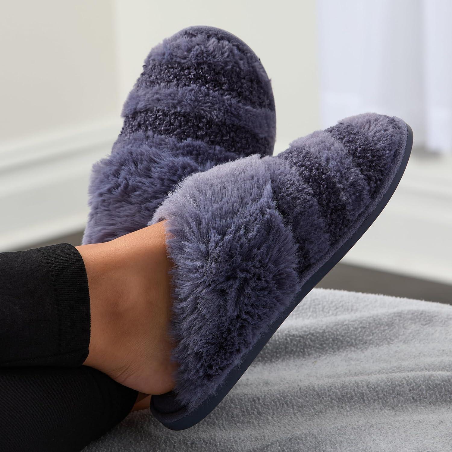 imageFruit of the Loom Womens SlipperBlue