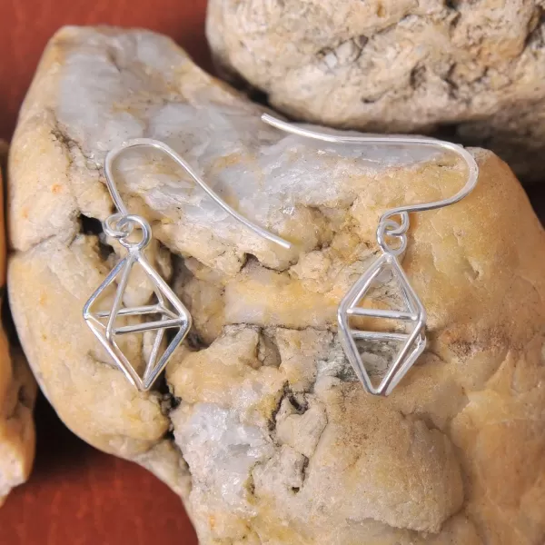 Marycrafts Sterling Silver Geometric Octahedron Earrings Minimalist EarringsMarycrafts Sterling Silver Geometric Octahedron Earrings Minimalist Earrings