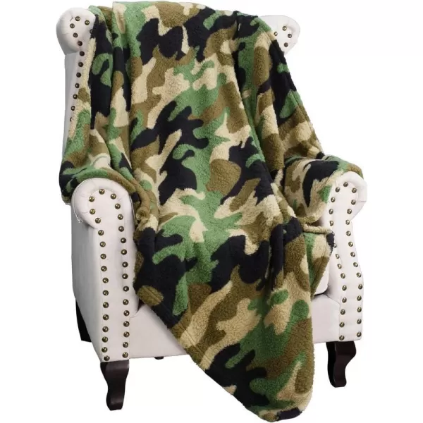 Catalonia Camo Sherpa Throw Blanket Fuzzy Snuggle Blanket for Camping Traveling Couch Bed Super Soft Light Weight Reversible All Season Use 50x60 inchesGreen Camo