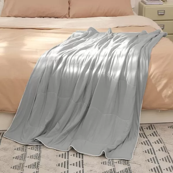 Catalonia Queen Size Quilt Set Lightweight Bedspread for Summer and Spring 3 Pieces Bedding Coverlet1 Quilt and 2 Pillow Shams Grey Froest Pattern90x96 inches50x60 inches Grey