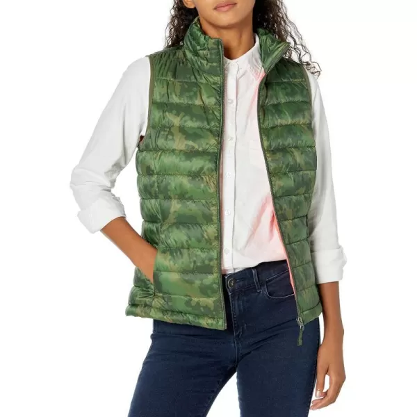 Amazon Essentials Womens Lightweight WaterResistant Packable Puffer VestGreen Camo