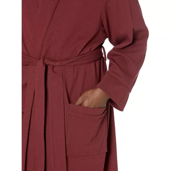 Amazon Essentials Mens Lightweight Waffle Robe Available in Big amp TallRich Burgundy