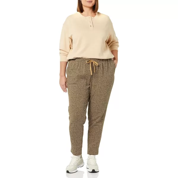 Amazon Essentials Womens Fleece Jogger Sweatpant Available in Plus SizeCamel Cheetah