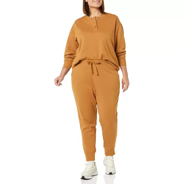 Amazon Essentials Womens Fleece Jogger Sweatpant Available in Plus SizeDark Camel