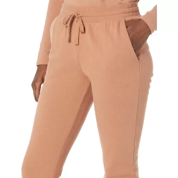 Amazon Essentials Womens Fleece Jogger Sweatpant Available in Plus SizeLight Brown