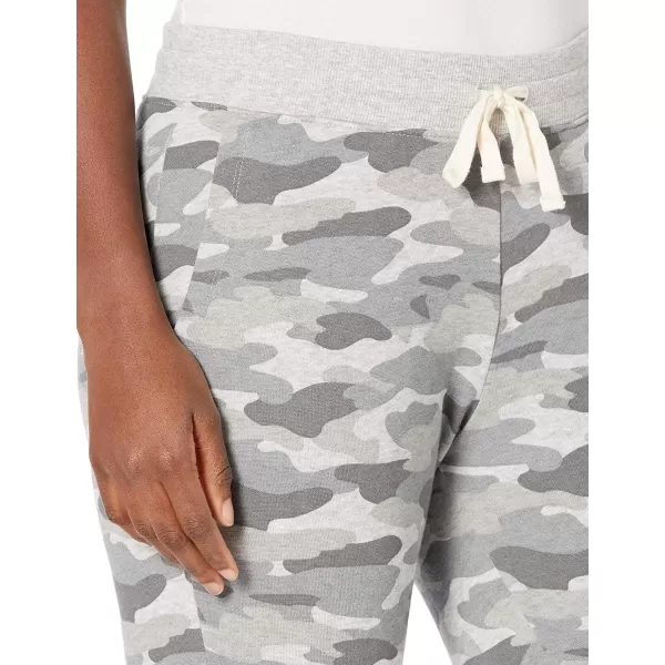 Amazon Essentials Womens Fleece Jogger Sweatpant Available in Plus SizeLight Grey Camo