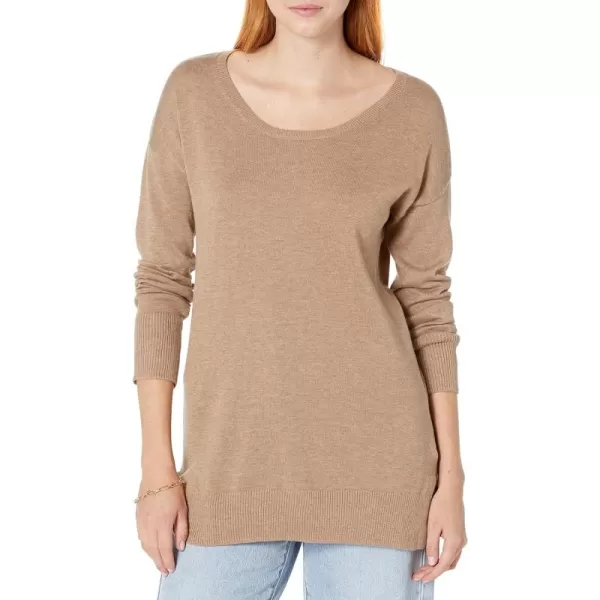 Amazon Essentials Womens Lightweight LongSleeve ScoopNeck Tunic Sweater Available in Plus SizeCamel Heather