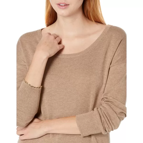 Amazon Essentials Womens Lightweight LongSleeve ScoopNeck Tunic Sweater Available in Plus SizeCamel Heather