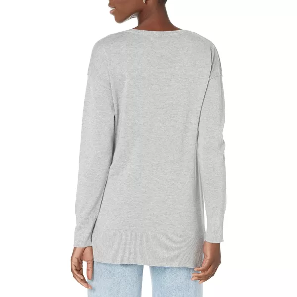 Amazon Essentials Womens Lightweight LongSleeve ScoopNeck Tunic Sweater Available in Plus SizeLight Grey Heather