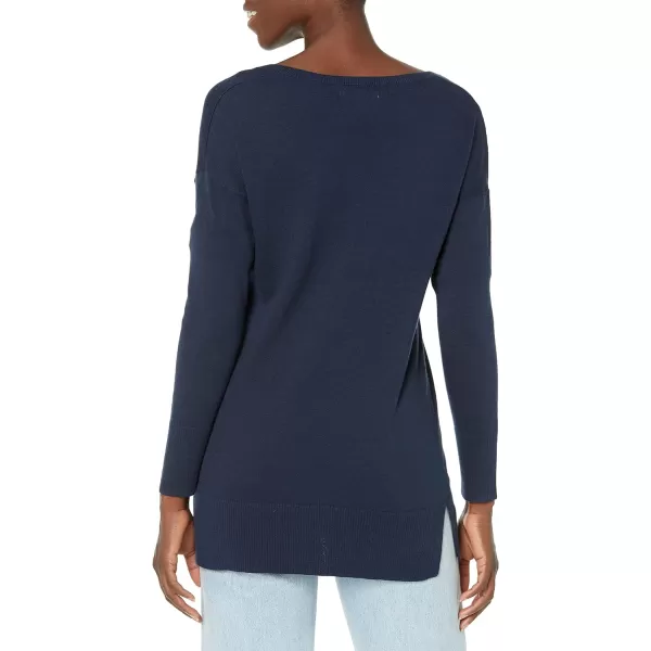 Amazon Essentials Womens Lightweight LongSleeve ScoopNeck Tunic Sweater Available in Plus SizeNavy