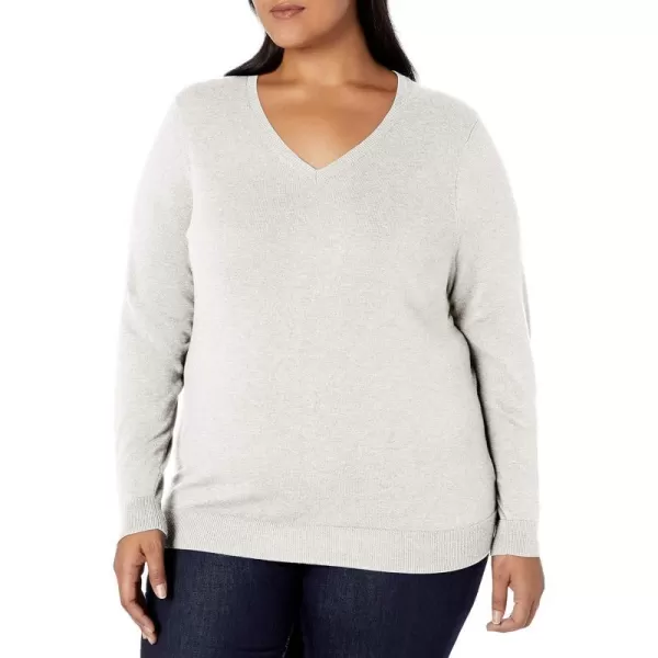 Amazon Essentials Womens ClassicFit Lightweight LongSleeve VNeck Sweater Available in Plus SizeWhite