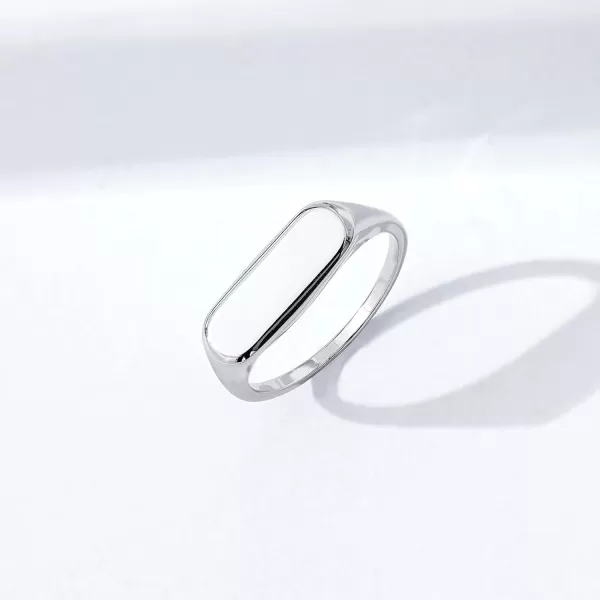 Amazon Essentials 14K Plated Sterling Silver Round Signet RingSilver 5 Oval