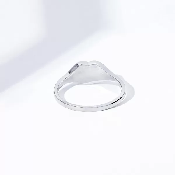 Amazon Essentials 14K Plated Sterling Silver Round Signet RingSilver 8 Heart