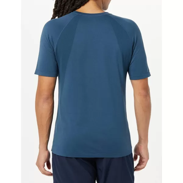 Amazon Essentials Mens Active Seamless SlimFit ShortSleeve TShirtDark Blue