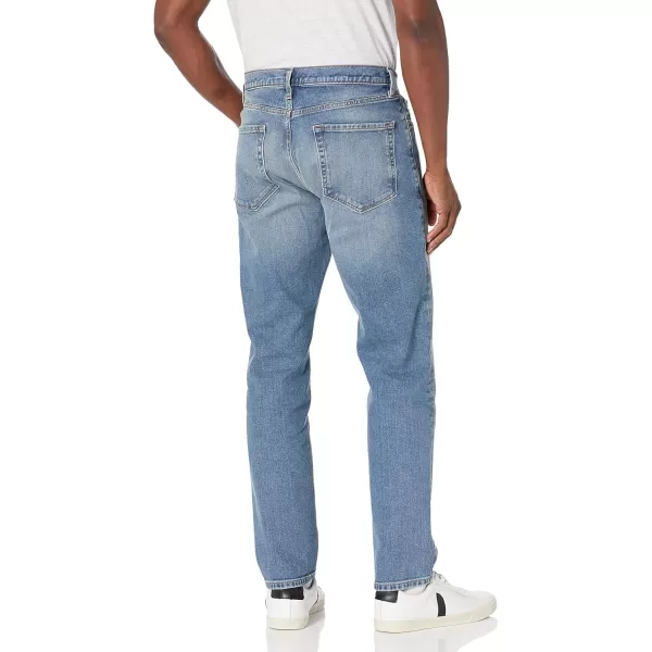 Amazon Essentials Mens AthleticFit Stretch JeanLight Wash