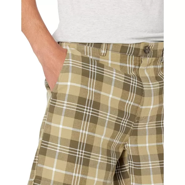 Amazon Essentials Mens ClassicFit 7 ShortOlive Plaid