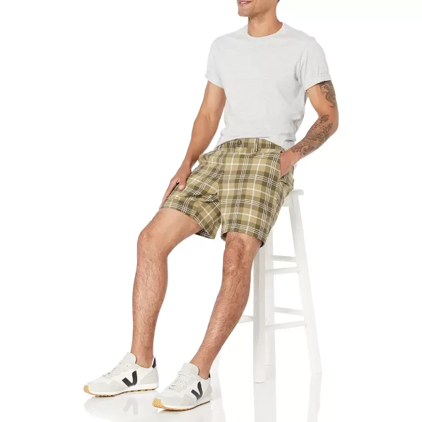 Amazon Essentials Mens ClassicFit 7 ShortOlive Plaid