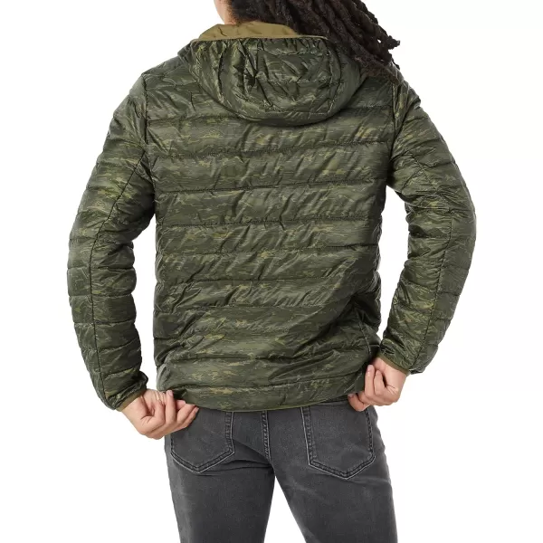 Amazon Essentials Mens Lightweight WaterResistant Packable Hooded Puffer JacketGreen Camo