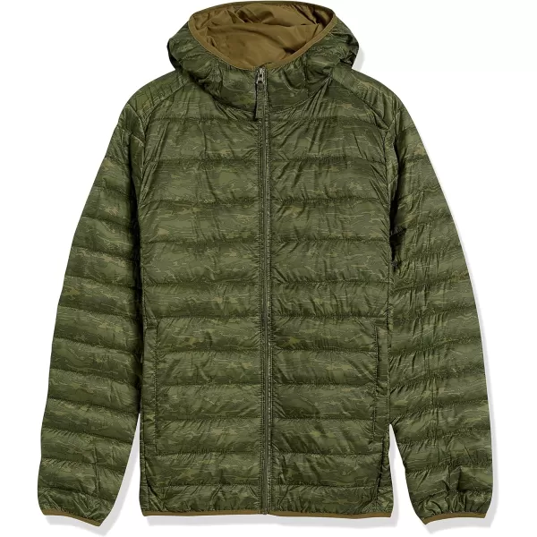 Amazon Essentials Mens Lightweight WaterResistant Packable Hooded Puffer JacketGreen Camo