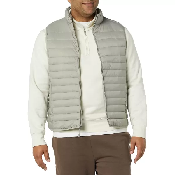 Amazon Essentials Mens Lightweight WaterResistant Packable Puffer VestLight Grey