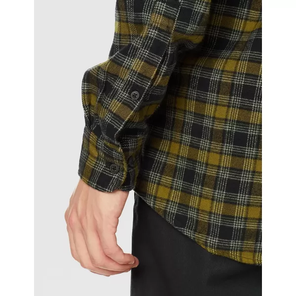 Amazon Essentials Mens RegularFit LongSleeve TwoPocket Flannel ShirtBlack Olive Plaid