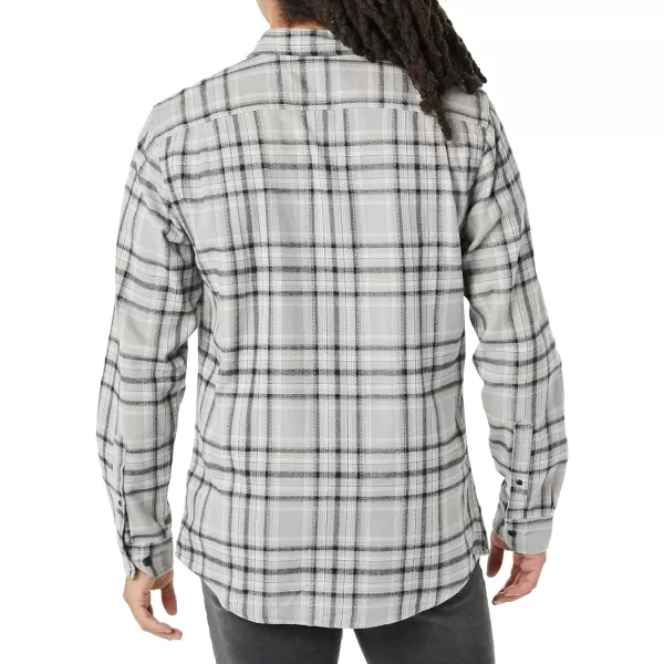 Amazon Essentials Mens RegularFit LongSleeve TwoPocket Flannel ShirtLight GreyBlack Plaid