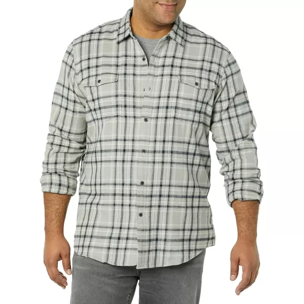 Amazon Essentials Mens RegularFit LongSleeve TwoPocket Flannel ShirtLight GreyBlack Plaid