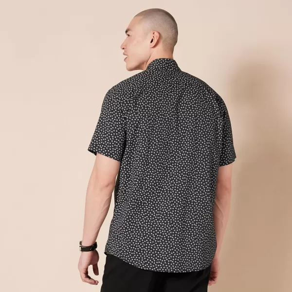 Amazon Essentials Mens RegularFit ShortSleeve Print ShirtBlack Floral