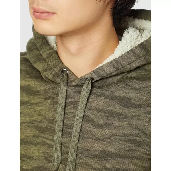 Amazon Essentials Mens SherpaLined Pullover Hoodie SweatshirtCamo