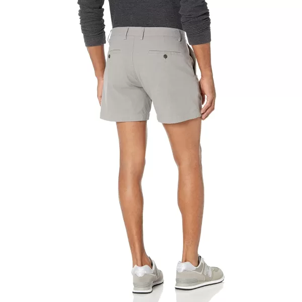 Amazon Essentials Mens SlimFit 5 Lightweight Comfort Stretch Oxford Short Previously GoodthreadsMetallic Silver