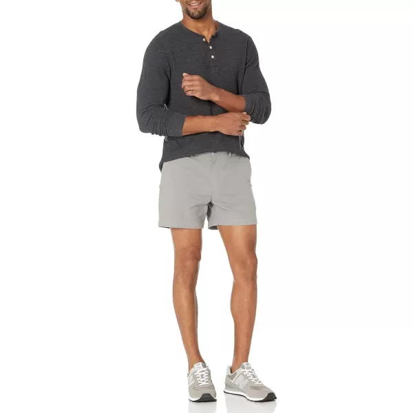 Amazon Essentials Mens SlimFit 5 Lightweight Comfort Stretch Oxford Short Previously GoodthreadsMetallic Silver