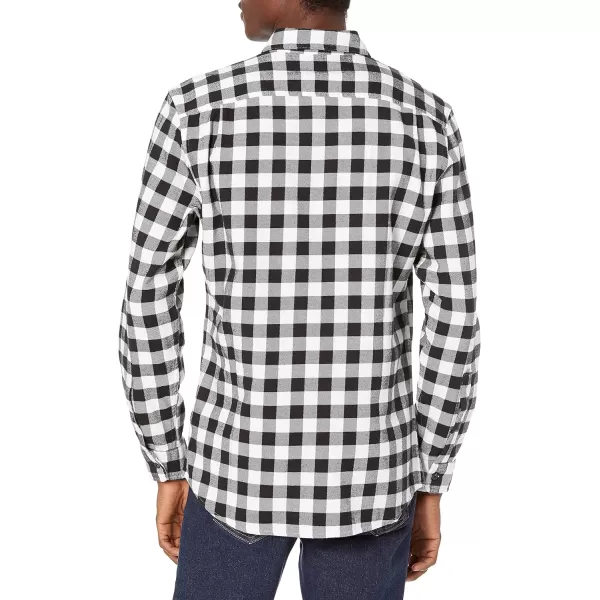 Amazon Essentials Mens SlimFit LongSleeve Flannel ShirtBlack Buffalo Plaid