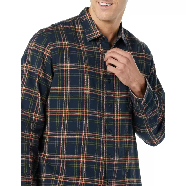 Amazon Essentials Mens SlimFit LongSleeve Flannel ShirtDark Green Plaid