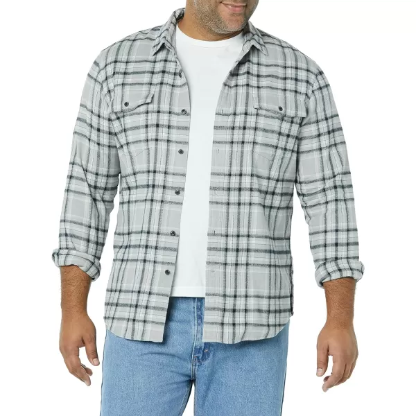 Amazon Essentials Mens SlimFit LongSleeve TwoPocket Flannel ShirtLight GreyBlack Plaid