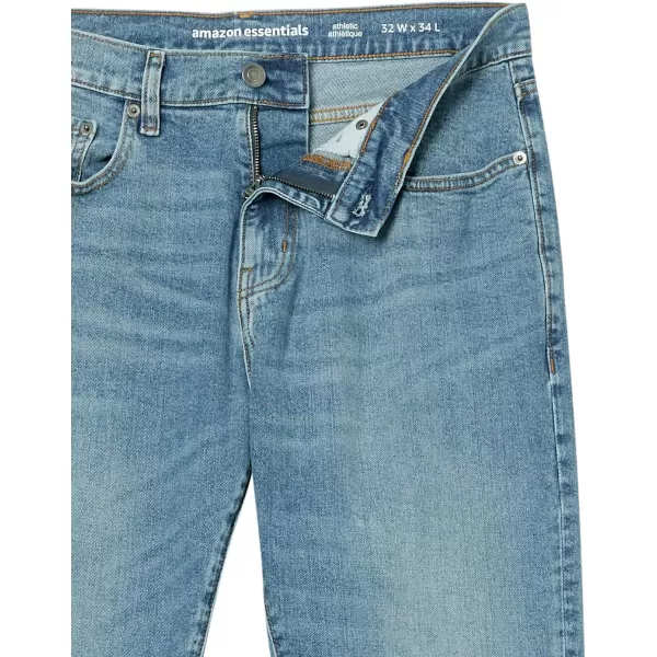 Amazon Essentials Mens StraightFit Stretch JeanLight Wash