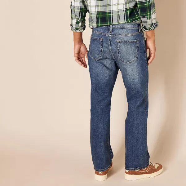 Amazon Essentials Mens StraightFit Stretch JeanMedium Wash
