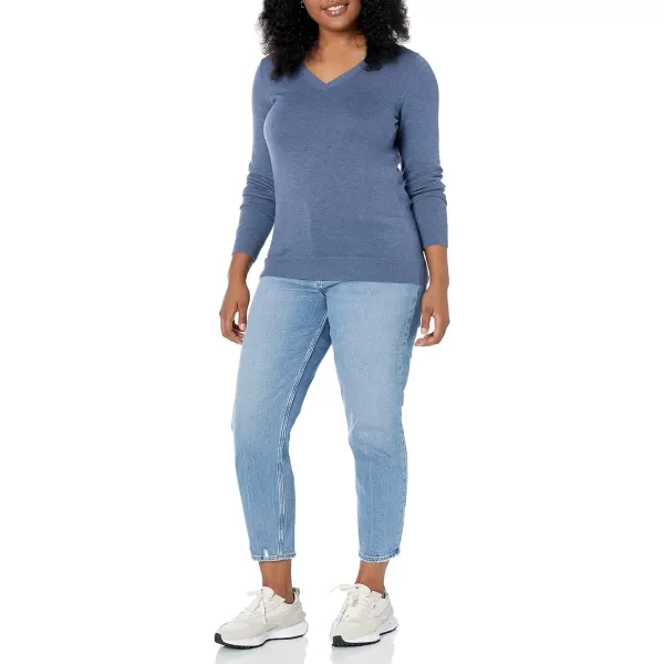 Amazon Essentials Womens ClassicFit Lightweight LongSleeve VNeck Sweater Available in Plus SizeBlue Heather