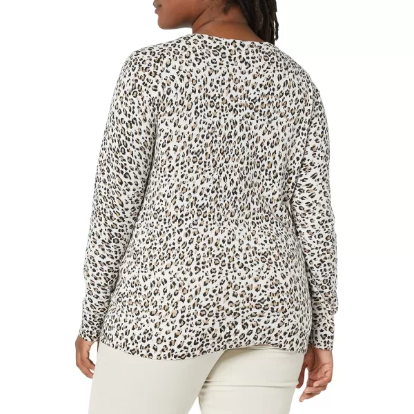 Amazon Essentials Womens ClassicFit Lightweight LongSleeve VNeck Sweater Available in Plus SizeWhiteTan Cheetah