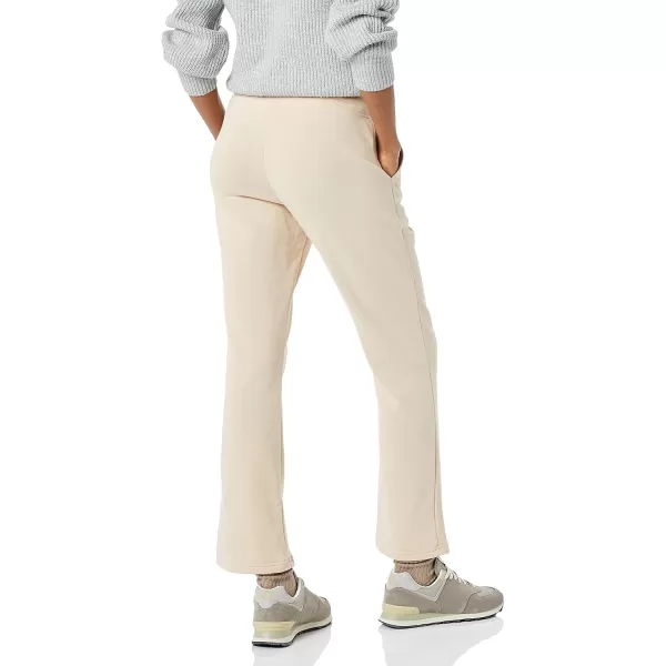 Amazon Essentials Womens Fleece Straight Leg Sweatpant Available in Plus SizeLight Beige