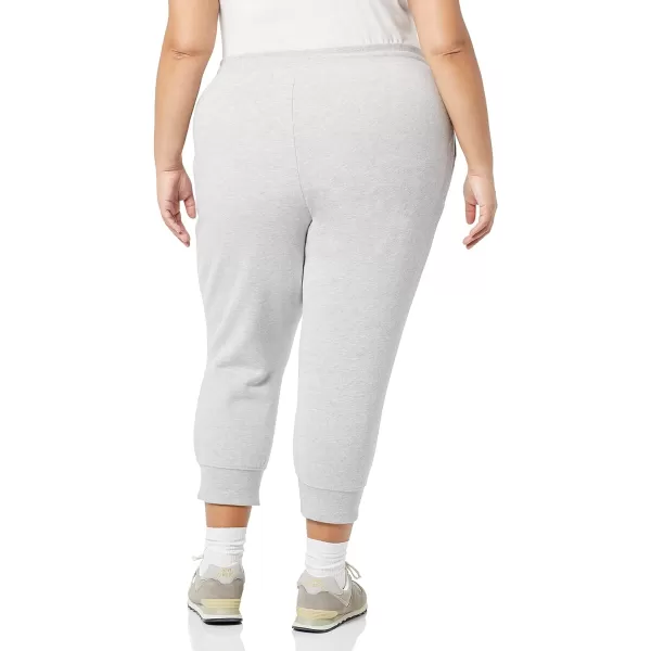 Amazon Essentials Womens French Terry Fleece Capri Jogger Sweatpant Available in Plus SizeGrey Heather