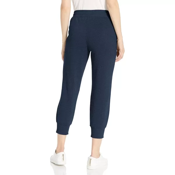 Amazon Essentials Womens French Terry Fleece Capri Jogger Sweatpant Available in Plus SizeNavy Heather