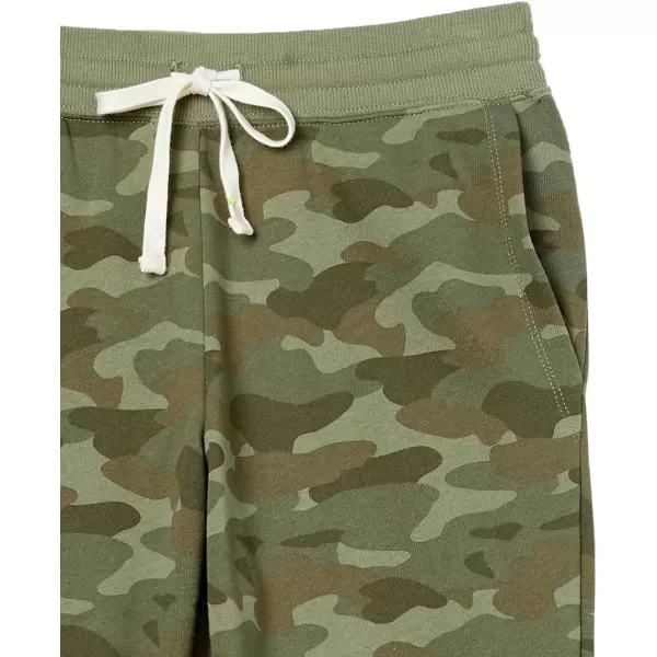 Amazon Essentials Womens French Terry Fleece Jogger Sweatpant Available in Plus SizeGreen Camo