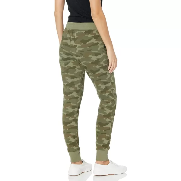 Amazon Essentials Womens French Terry Fleece Jogger Sweatpant Available in Plus SizeGreen Camo